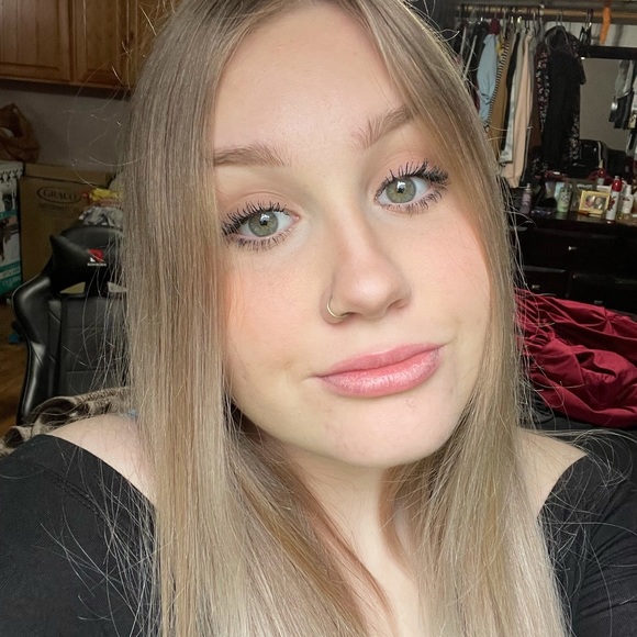 Meet your Posher, Taylor - Picture 1 of 1